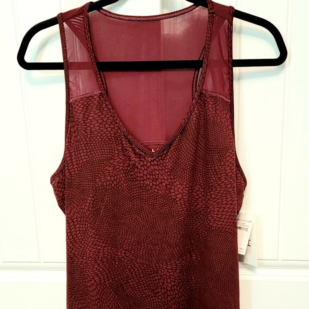 H Halston Studio Womens Size Large Red Python Mesh V-Neck Athletic Tank Top NWT